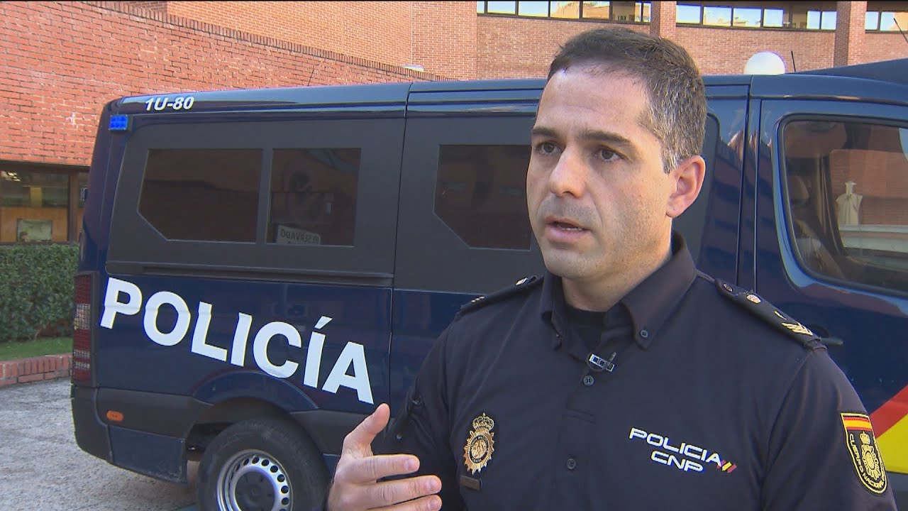 Un policía fuera de servicio evita la violación de una mujer en Vallecas
