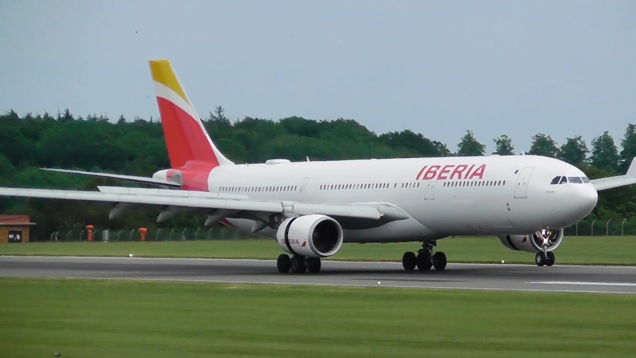 *RARE* Iberia Airbus A330-300 at Luton Airport - Champions League Final Charter 2019