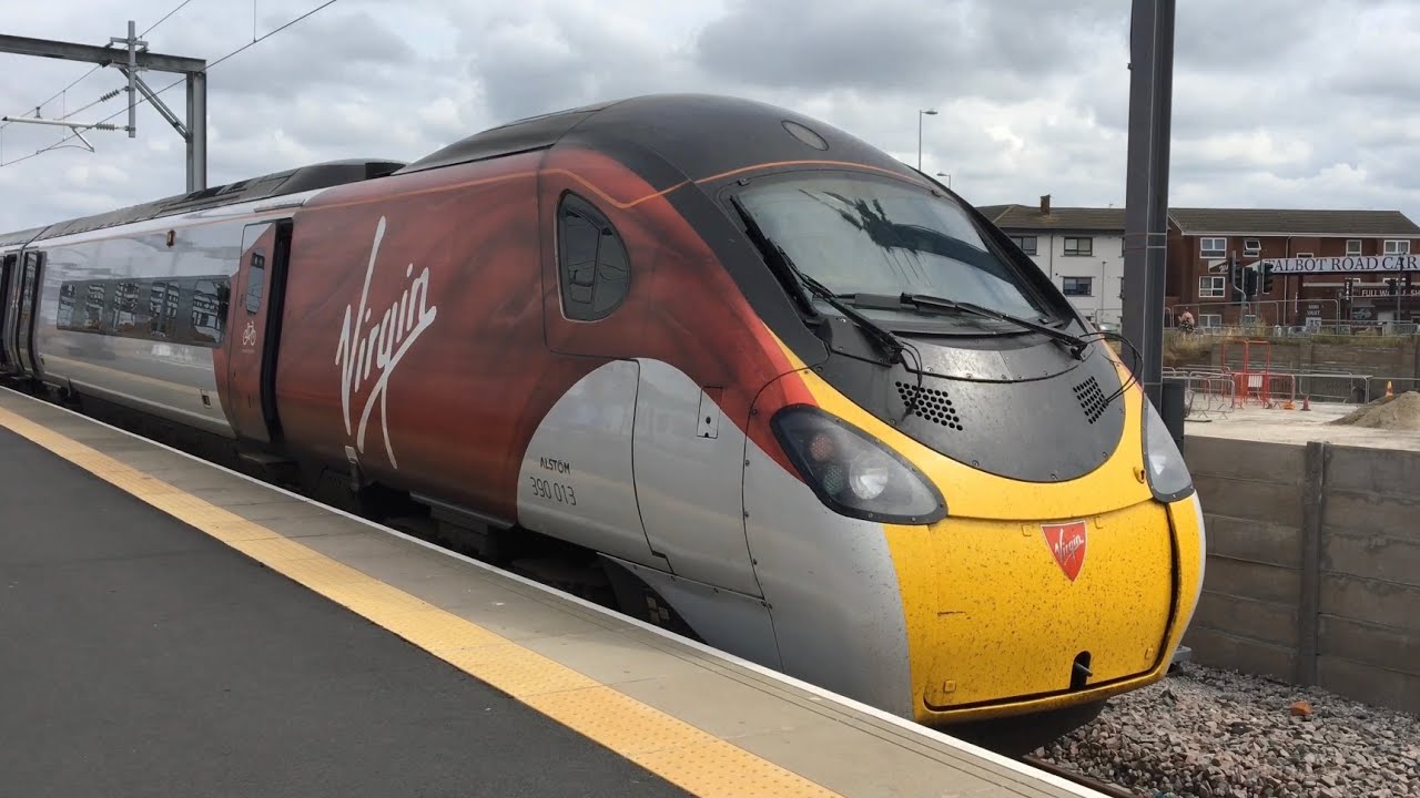 08:54 London Euston to Blackpool North - Class 390 Virgin Trains (Avanti West Coast) Pendolino