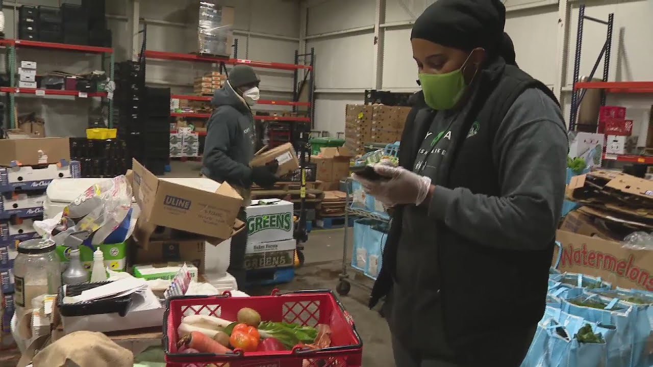$20M emergency funding to go to Illinois food banks as SNAP set to stop