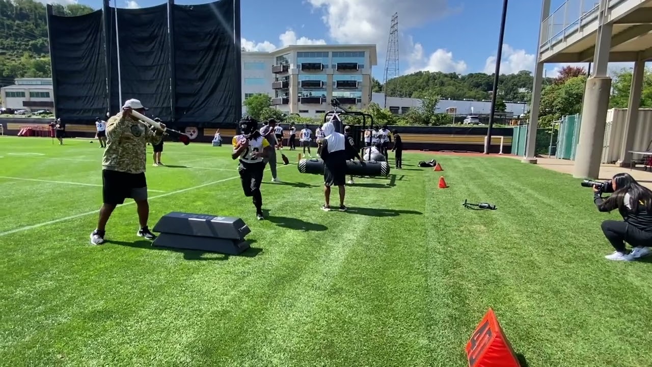Diontae Johnson at Practice, WRs Work Ball Security | Steelers Sights & Sounds