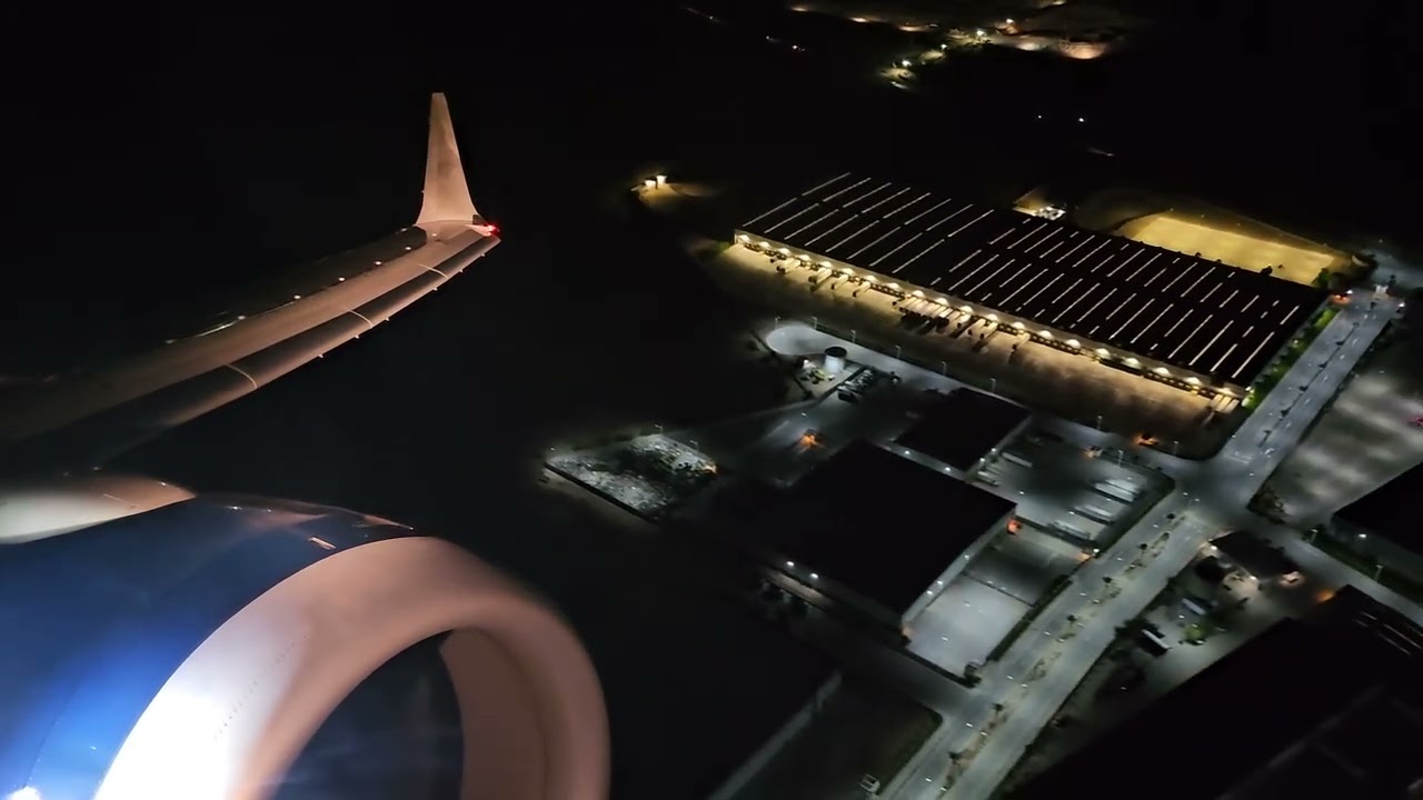AeroMexico boeing 737 MAX9 take off Mexicali international airport