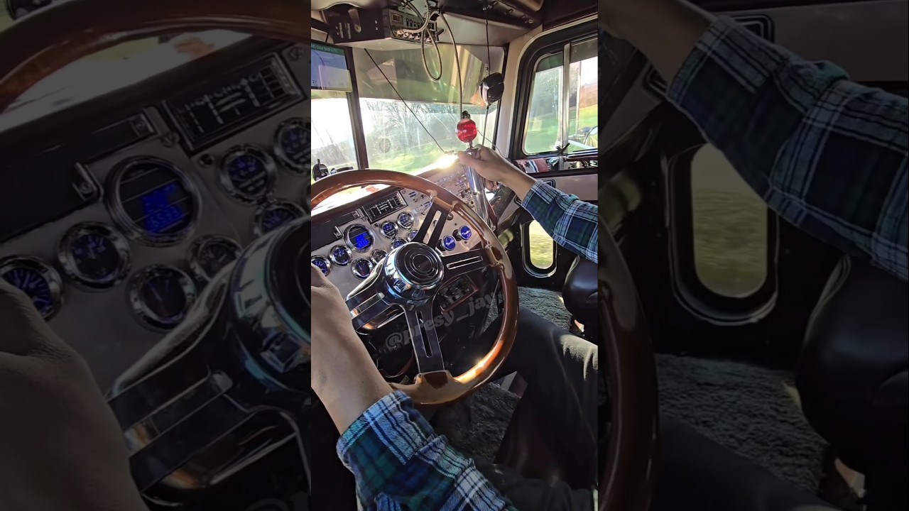 18-speed shifting #peterbilt #trucker #smooth #viral #trucking #jakebrake #18speed #caterpillar #6nz