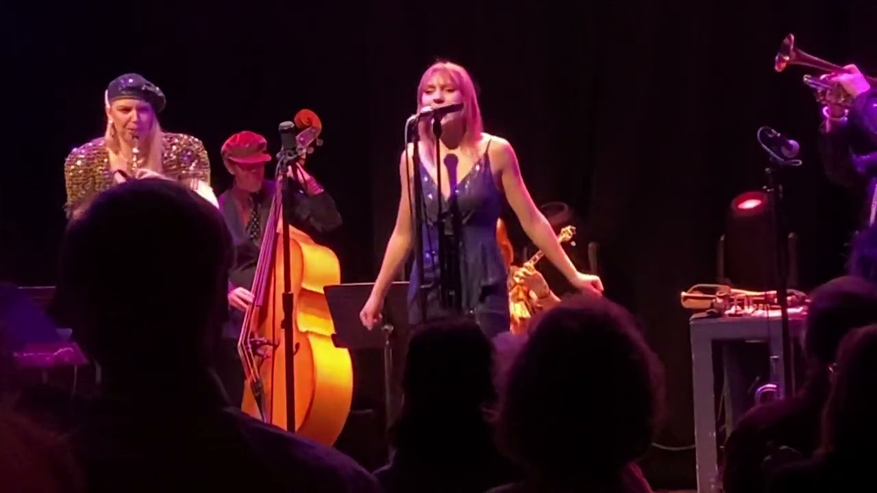 Gunhild Carling Family Band  - It Don’t Mean a Thing If It Ain’t Got That Swing- December 19, 2021