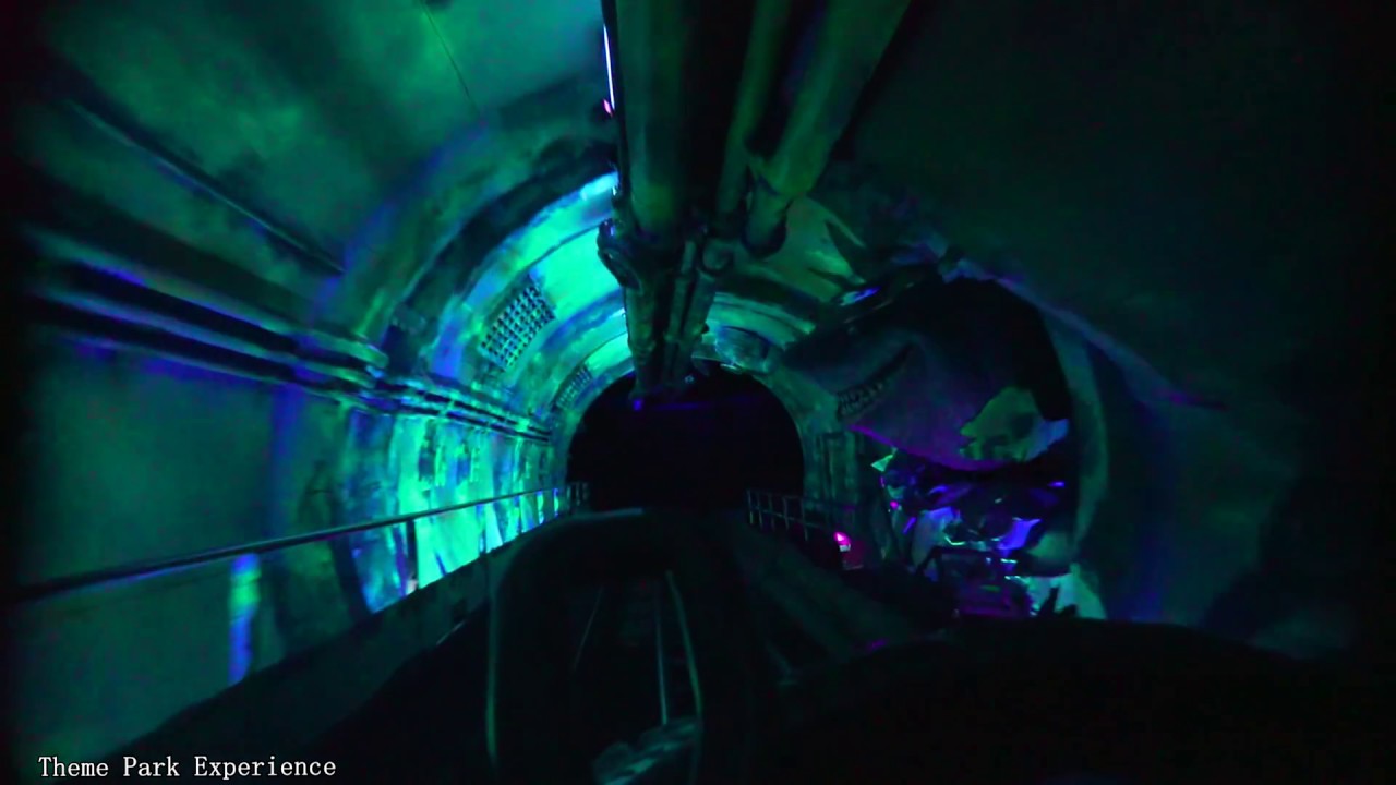 [4K] Crush's Coaster ride (Low Light) - DIsneyland Paris: Fun Rotating Roller Coaster POV