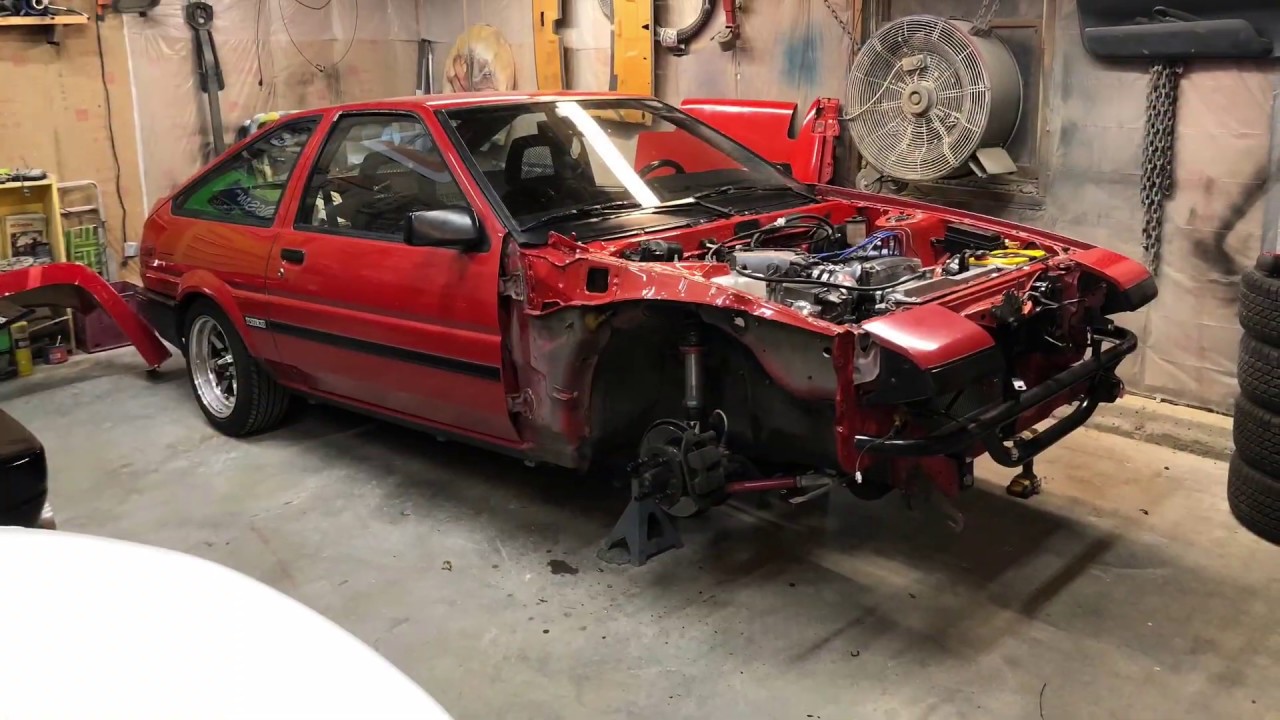 Color-Change / Restoration on an AE86 Corolla Trueno