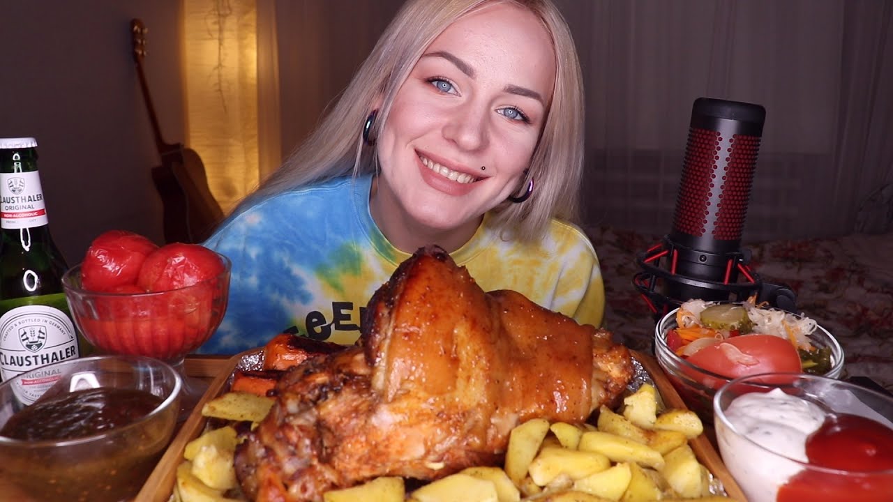 EATING | Рулька, соленья, соусы | Pork knuckle не MUKBANG