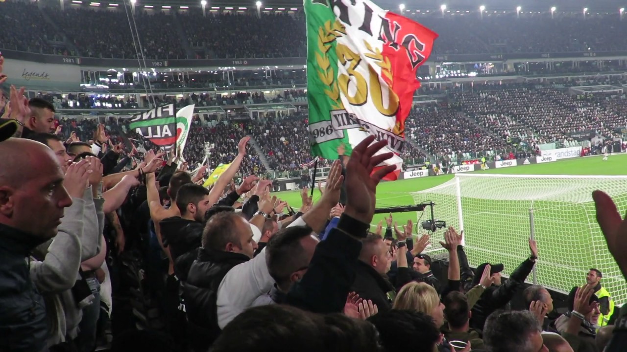 Juventus vs Napoli 2-1 07/12/2016 Curva Sud
