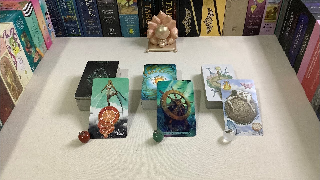 จักรวาลขีดเขียนเรื่องราวความรักของคุณในอนาคตอันใกล้ไว้อย่างไร | Pick a Deck