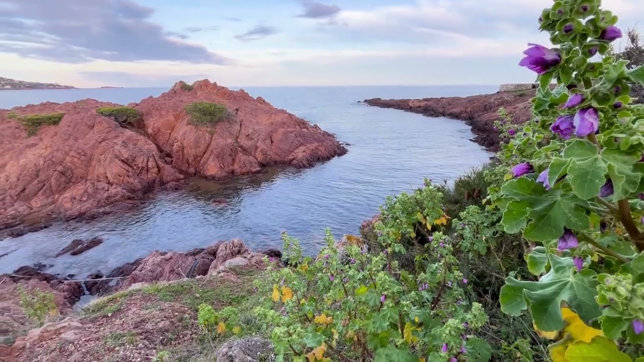 Saint-Rapha&euml;l, France | Cap Dramont & Esterel Trails