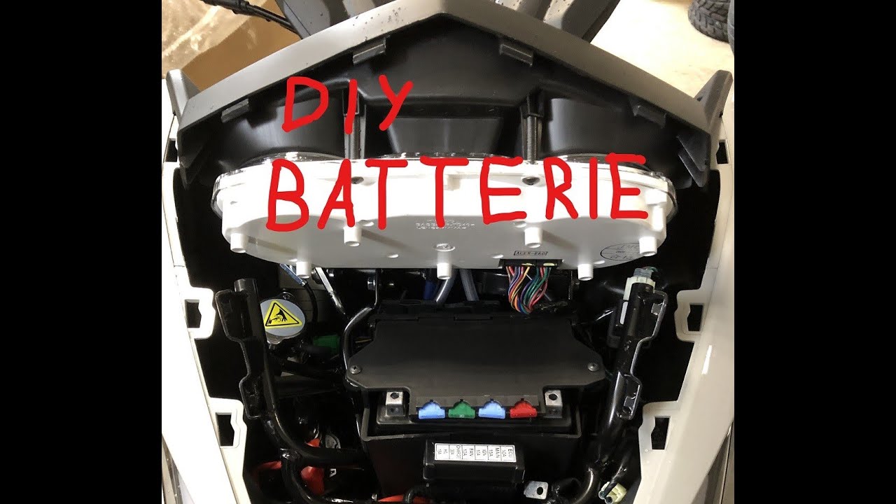 Kymco X-Town CT - DIY Batterie ausbauen