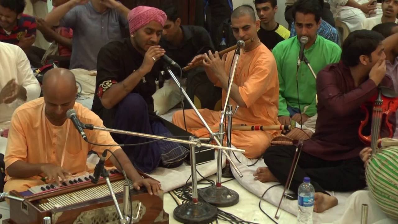 Hare Krishna Kirtan | Jaisacinandan Prabhu | Day 2 | ISKCON Mira Road Kirtan Mela 2016