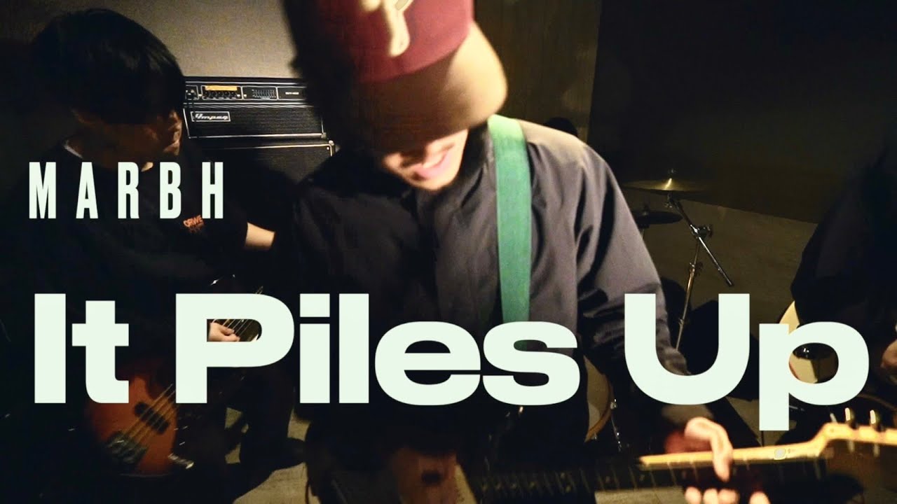 marbh / It piles up (Official Music Video)
