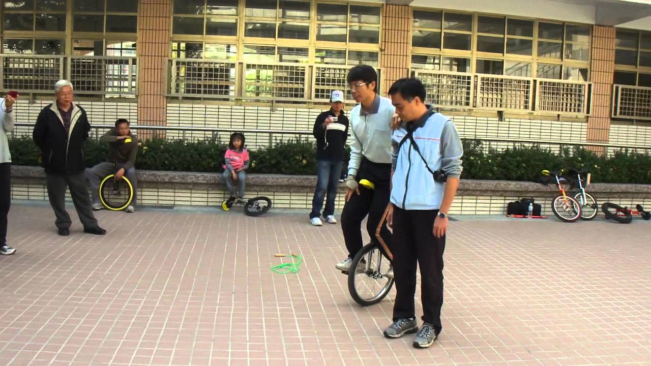 1001204獨輪車研習 李永信老師示範定車與單腳定車教學