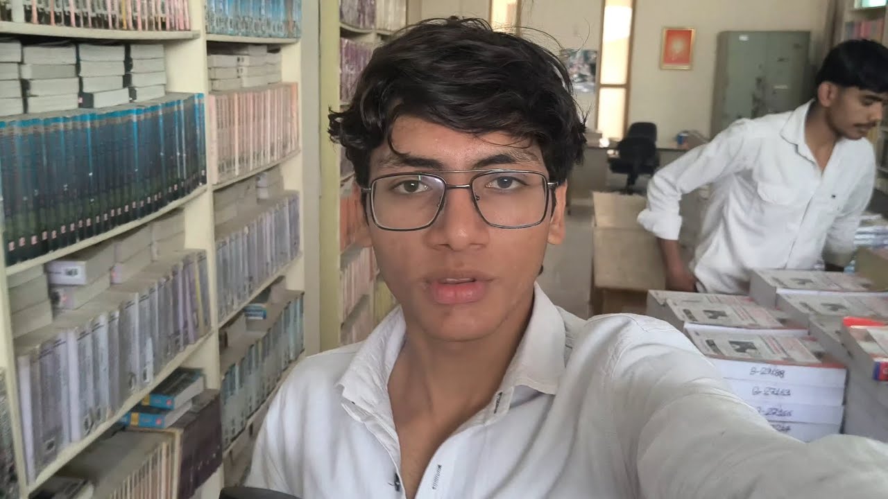 Library pohoch gye book lene 😄😄