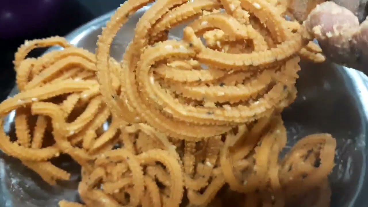 How to make పుట్నాలపపు  మురుకులు చేసిచూసానుమీరు ట్రై 😋😋thankyou #murukulu