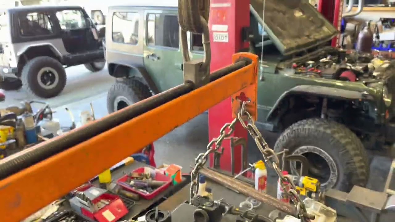 Hemi JK, how to hook up the chains to the engine