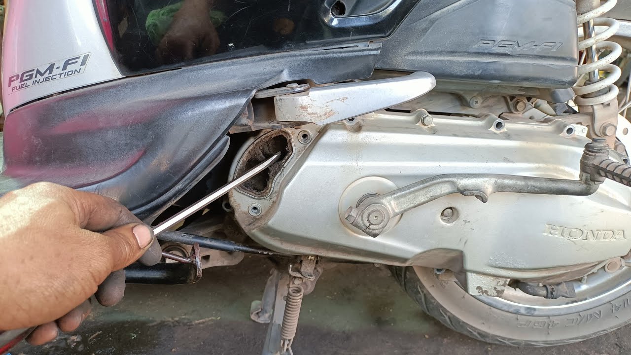 แก้ปัญหา honda scoopy i มีเสียงดังแก๊กๆที่ชุดข้างแก้ไม่หายสักทีเกิดจากสาเหตุอะไรกัน