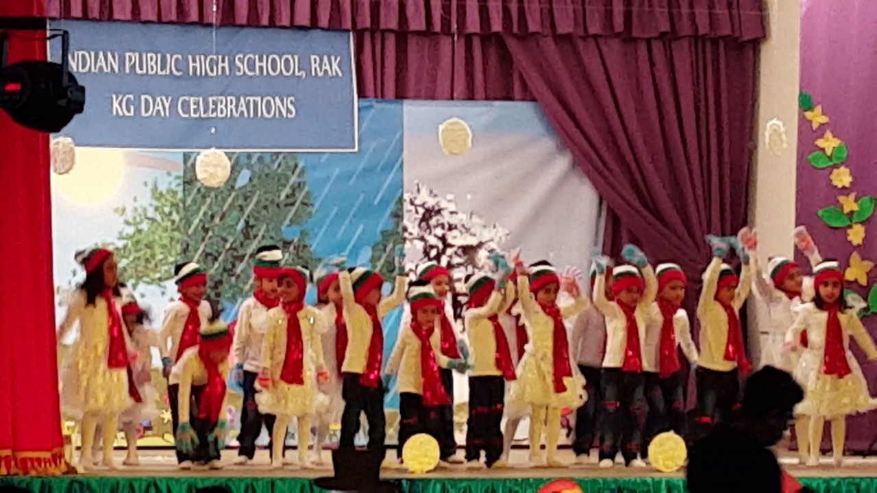 Snowflakes dance by kg kids IPHS Ras Al khaimah
