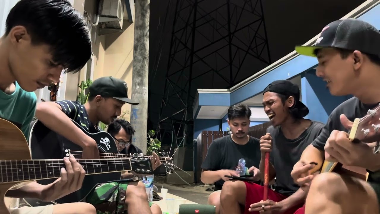 SEMUA TAK SAMA | PADI (COVER)