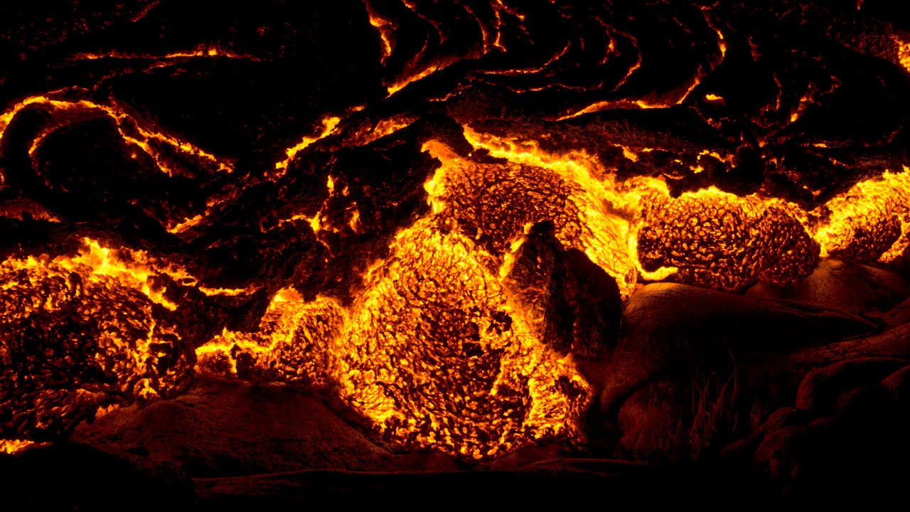 Photographing a Kilauea Lava Flow