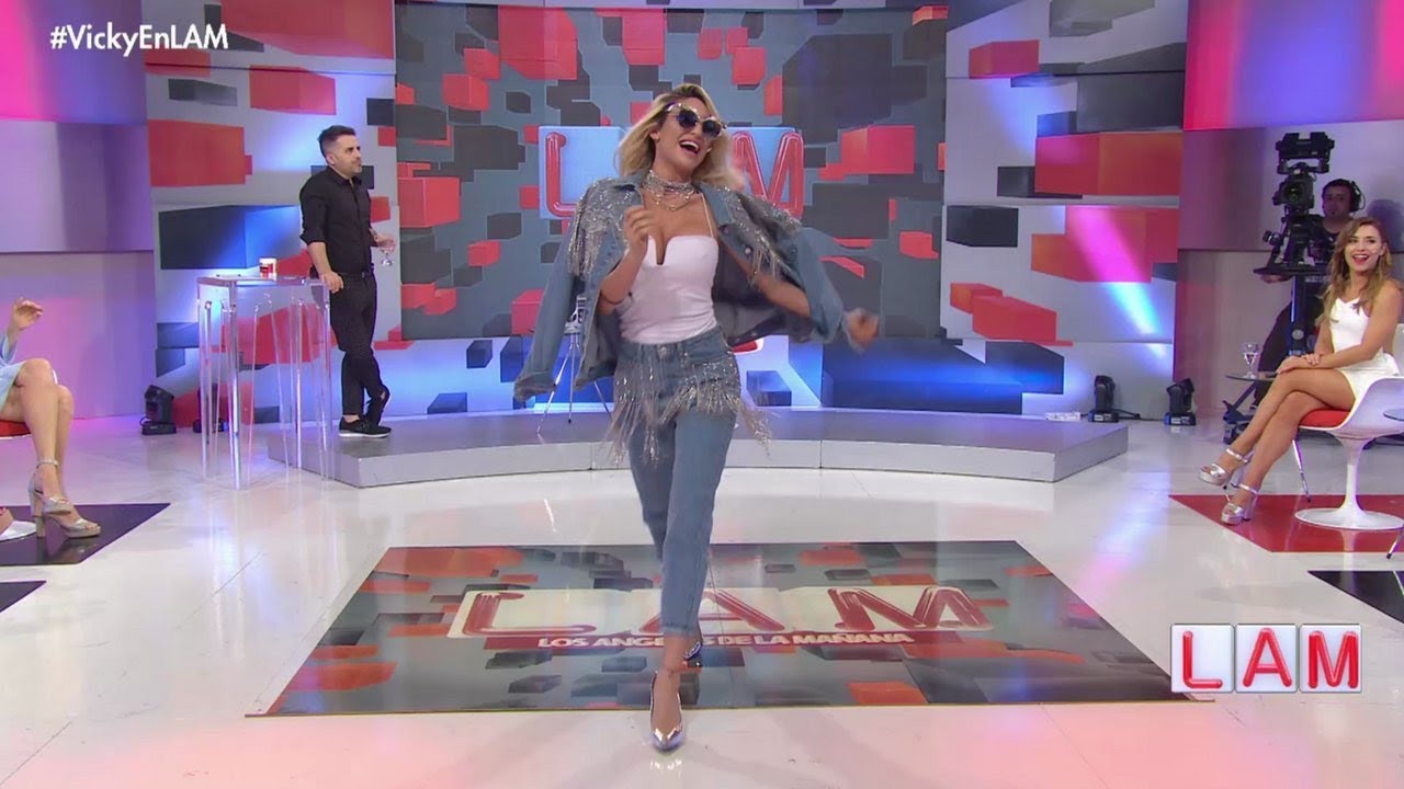 El descuido hot de Vicky Xipolitakis que se vio al aire