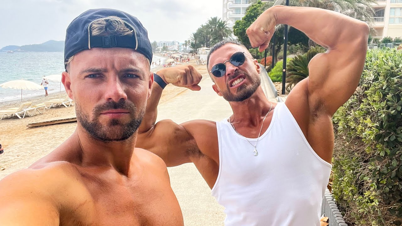 Teaching MIKE THURSTON How To Lift In IBIZA!