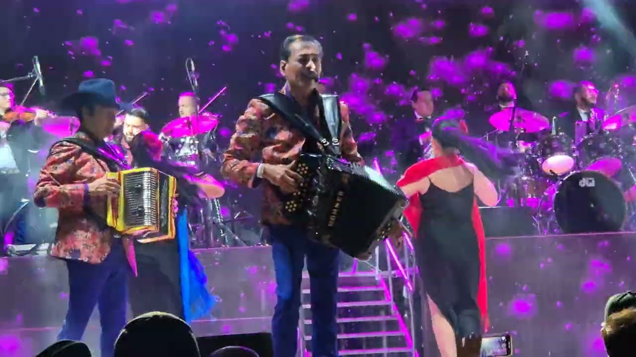 Golpes en el corazón en vivo Los tigres del norte