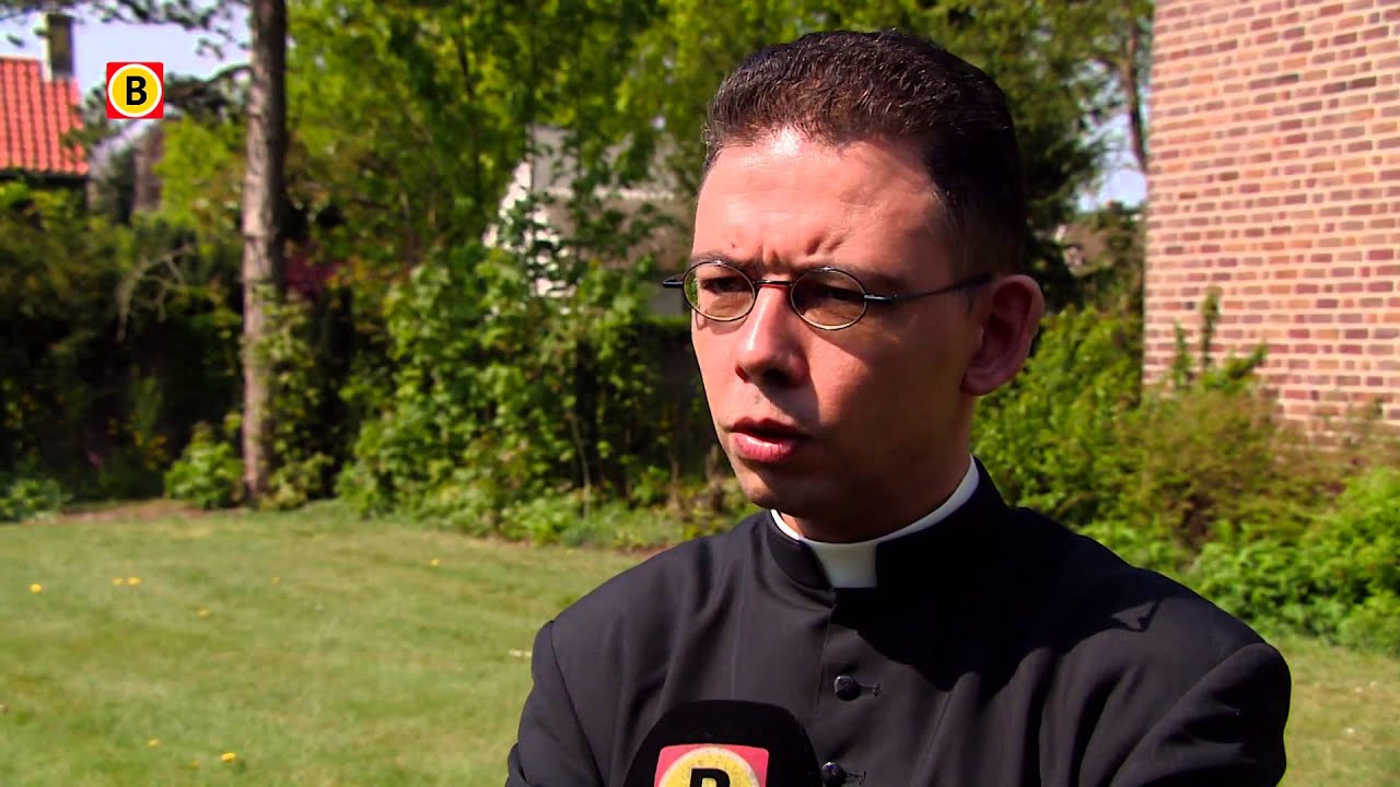 Pastoor David van Dijk uit Geffen bestolen tijdens Paaswake