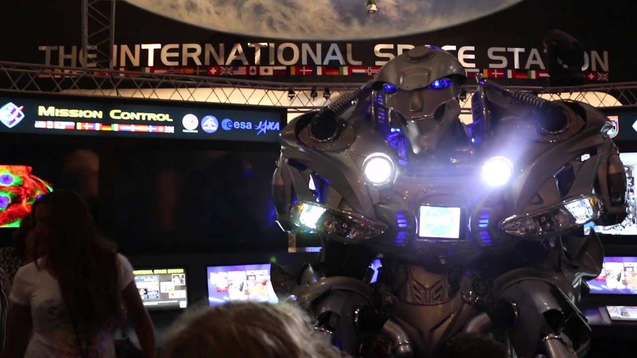 Robot at con USA Robot