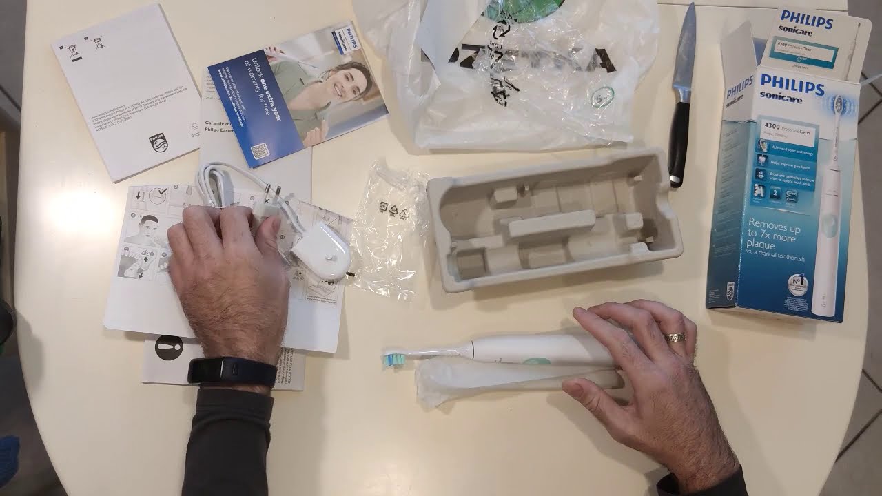 Обзор електрической зубной щетки Philips Sonicare ProtectiveClean 4300 HX6807 из ROZETKA