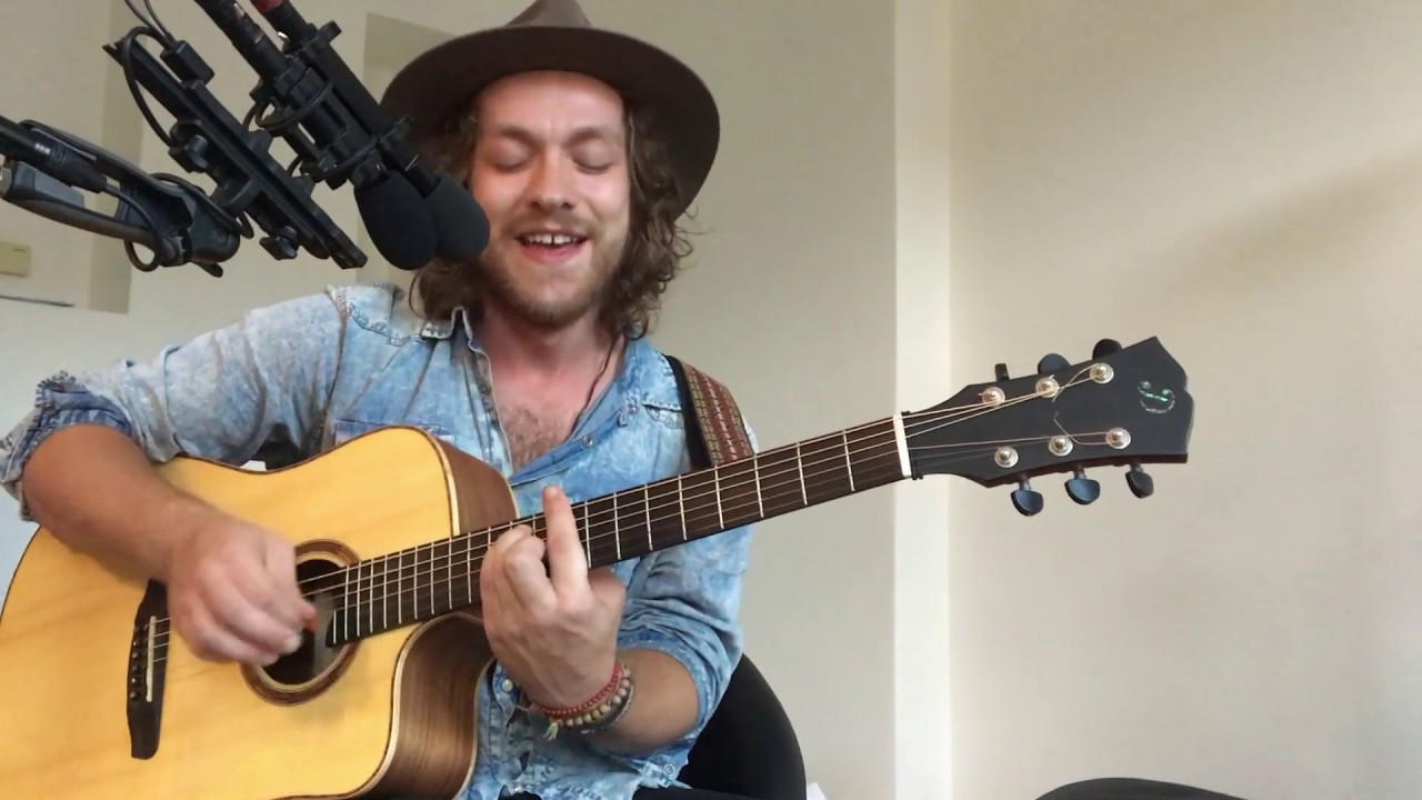 ''Shape of you'' - Ed Sheeran (sundaycover by Peter Juhás)