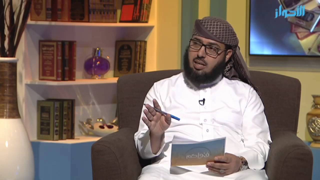 حكم الخطابة التي توفق بين الرجل والمرأة للزواج وحكم إخفاءها بعض عيوب الزوجين | الشيخ خالد الفليج