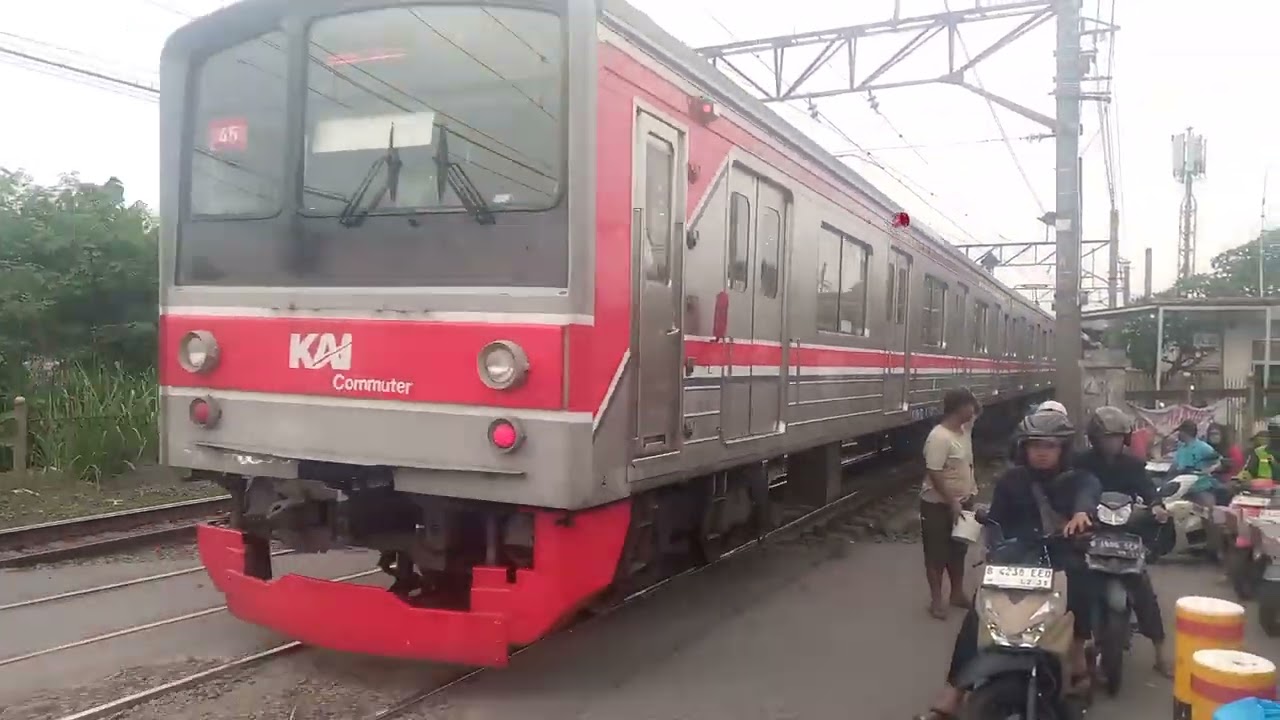 Hunting krl di palang kereta Citayam