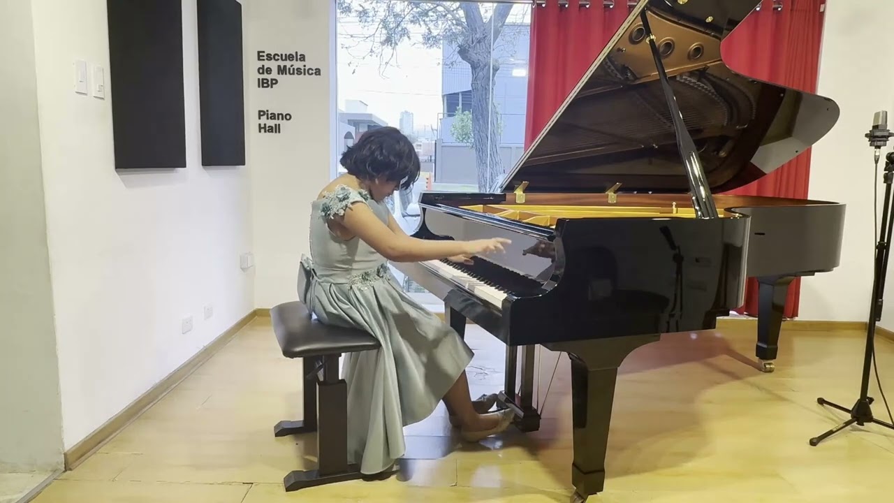 Juliette Navarro plays Valse-Impromptu S.213 by Liszt