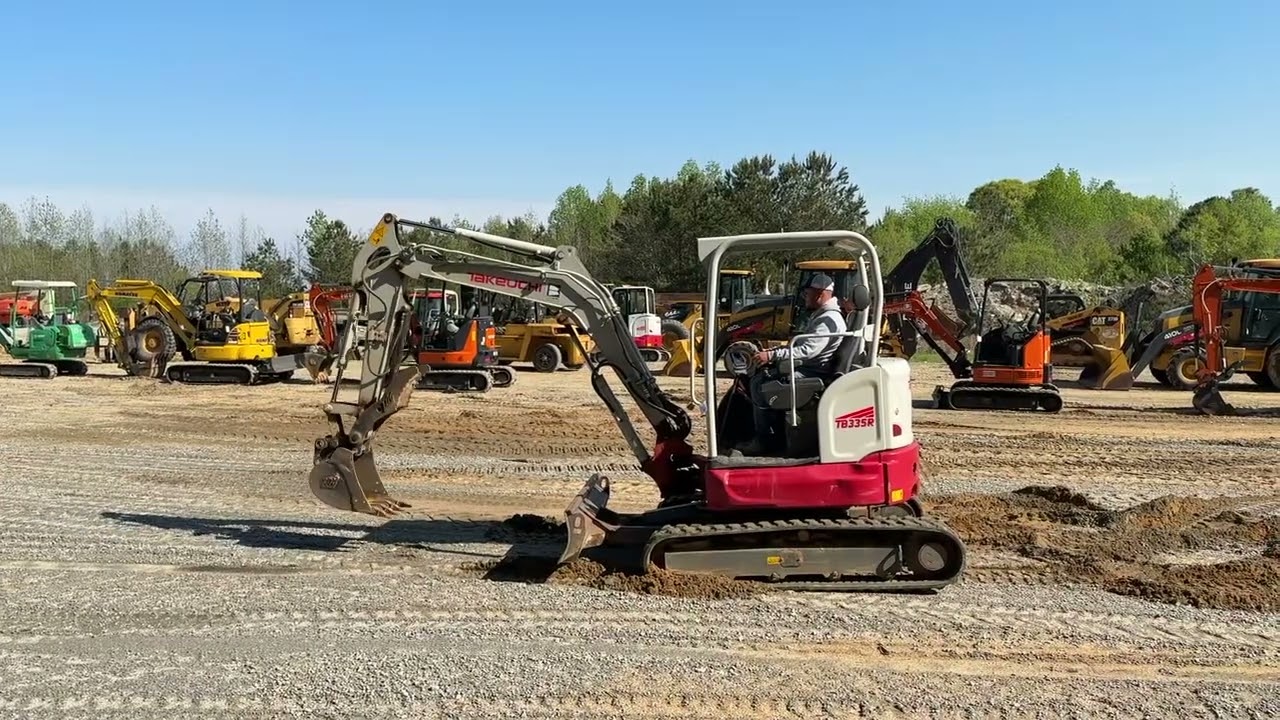 TAKEUCHI TB335R MINI-EXCAVATOR-125184