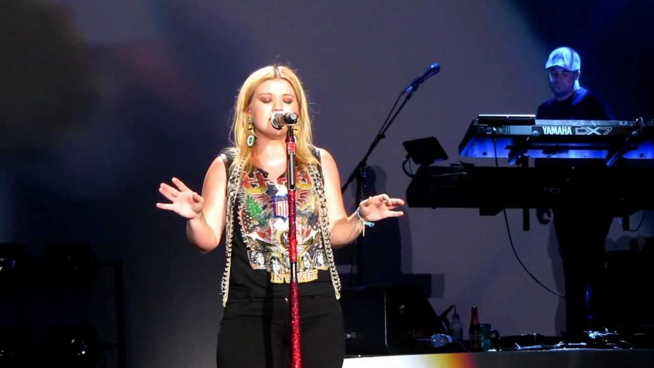 Kelly Clarkson - Live In London 2012 [Stronger Tour - Full Show... Or Almost!!]