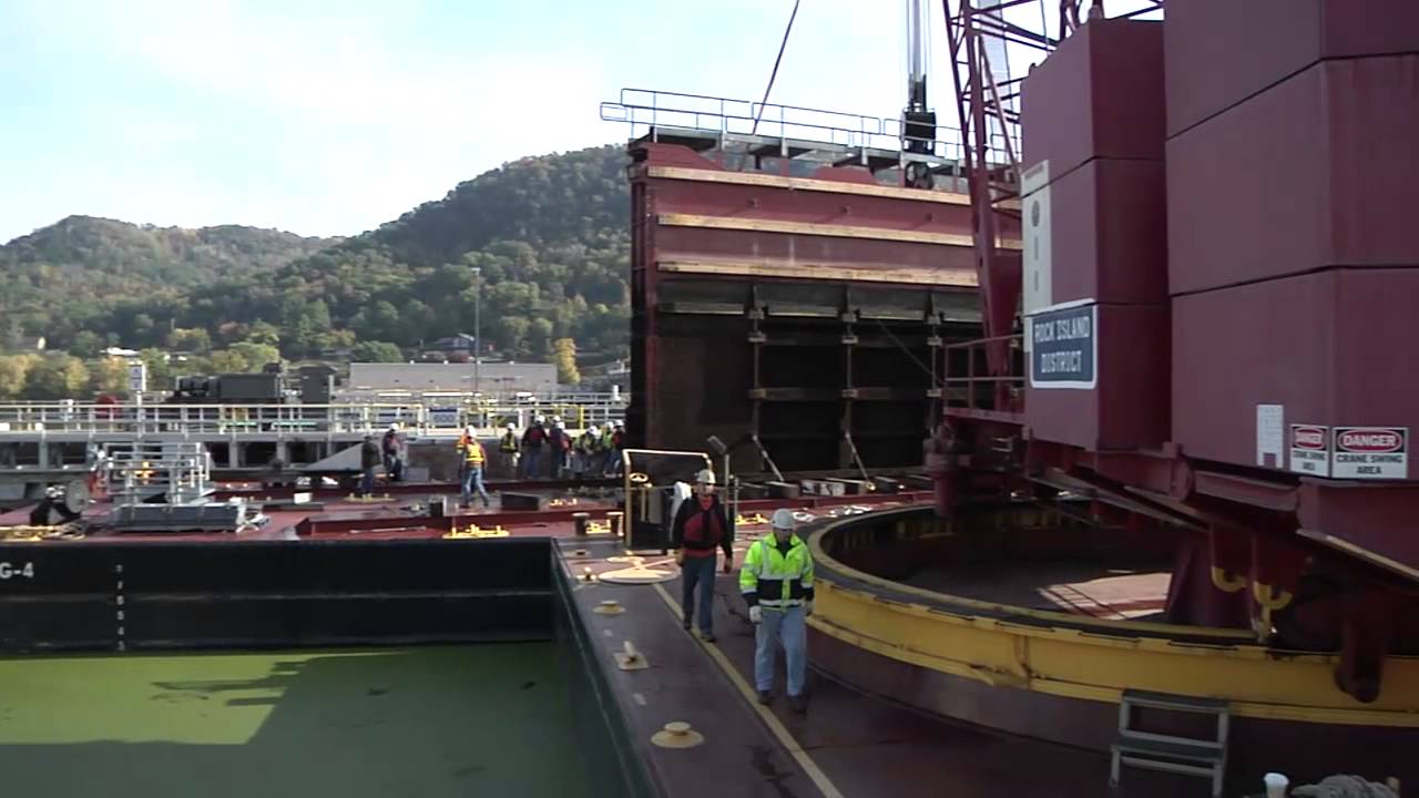 Corps of Engineers Replaces Mississippi River Lock and Dam Gate