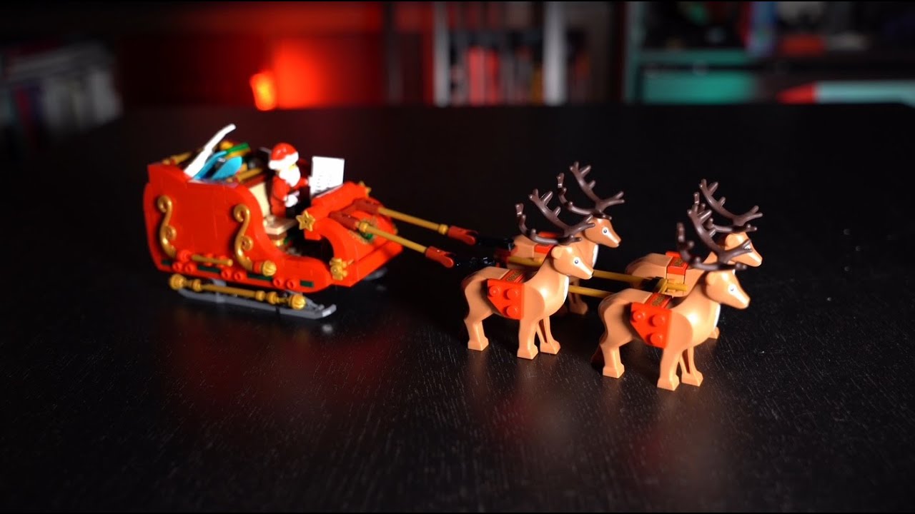 LEGO Santa’s Sleigh Speed Build