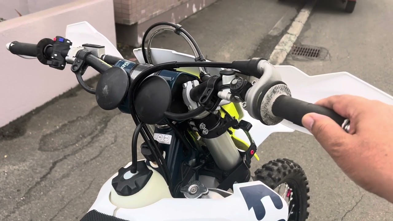 ハスバーナー　TE250 TPI エンジン始動　２０２０年モデル
