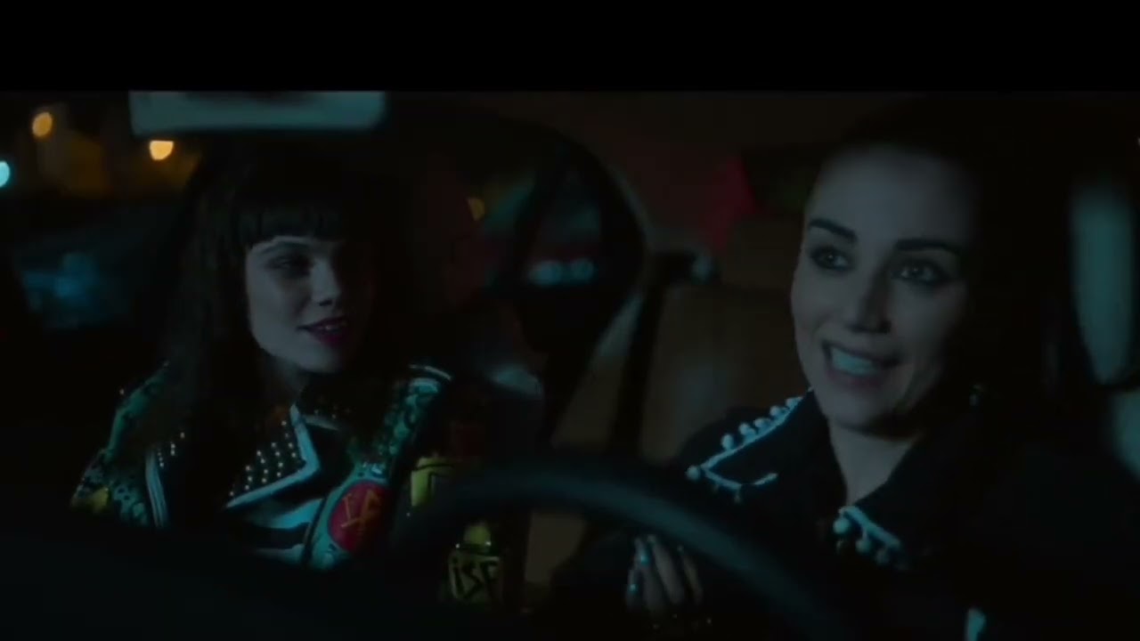 Rebe e Mencia in macchina assieme durante il drive in , parte 2 (Elite stagione 5)