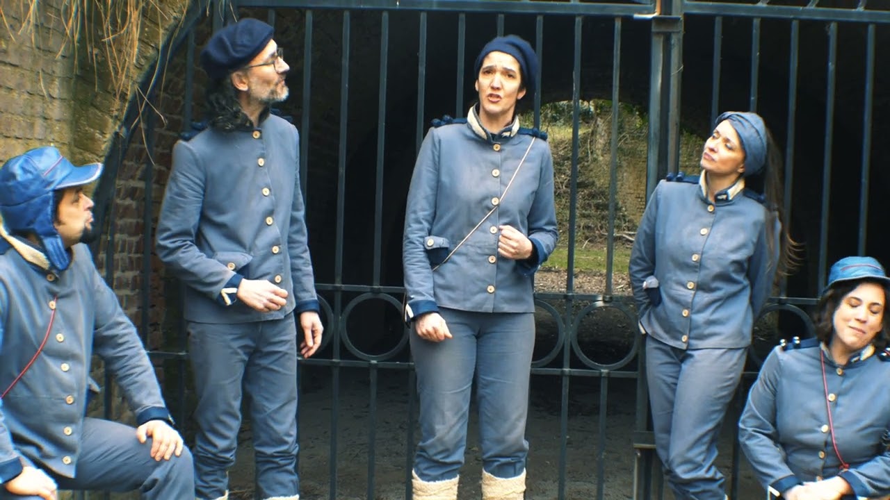 La vie s'écoule par L'Armée du Chahut
