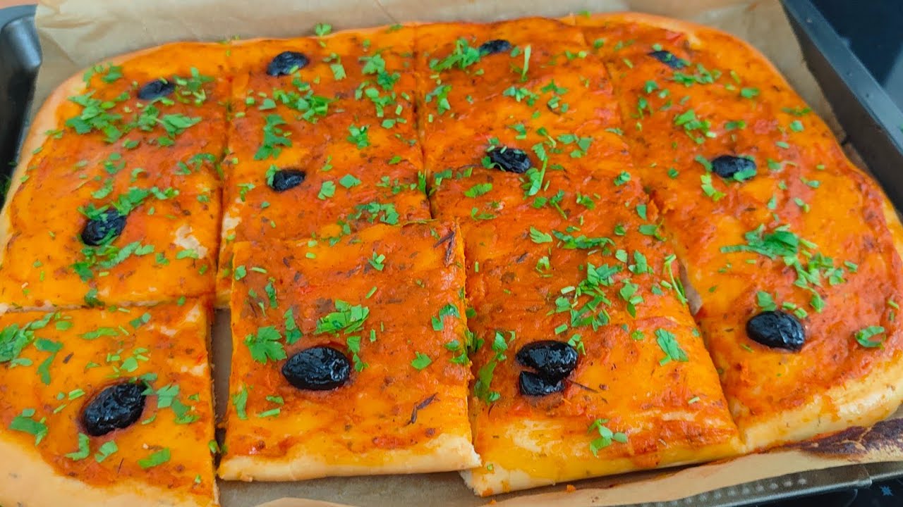 la meilleure recette de Pizza carrées Algérienne🍕🍕 simple et facile.بيتزا كاري جزائرية