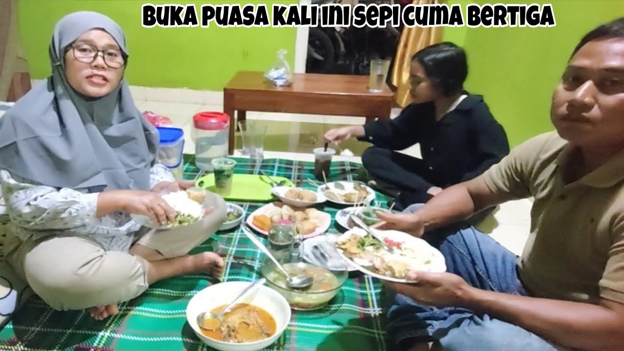 Rumah jadi sepi buka puasa cuma bertiga ⁉️ Kakung dan Toni gantian kerumah Mbak  Nung 