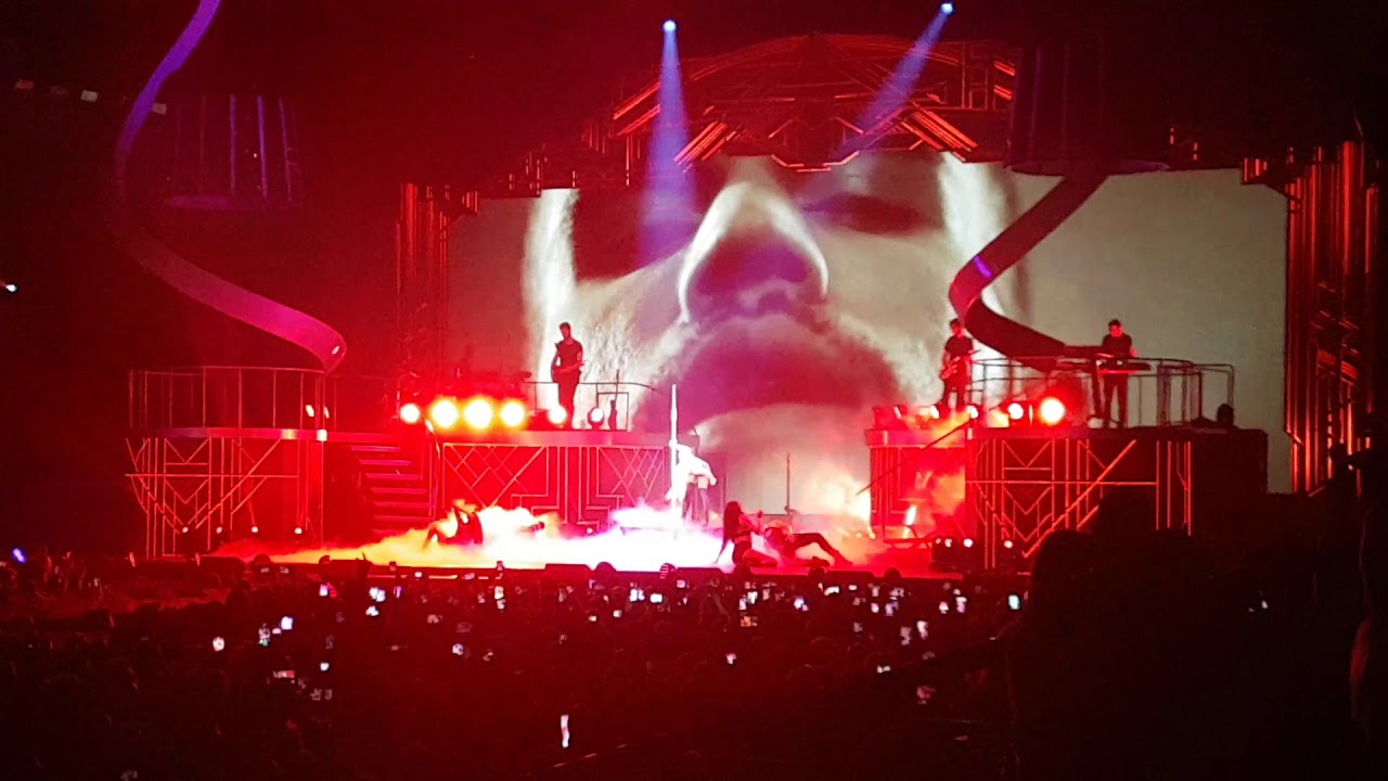 Britney Spears - Live Slave For You in Paris 29 August 2018