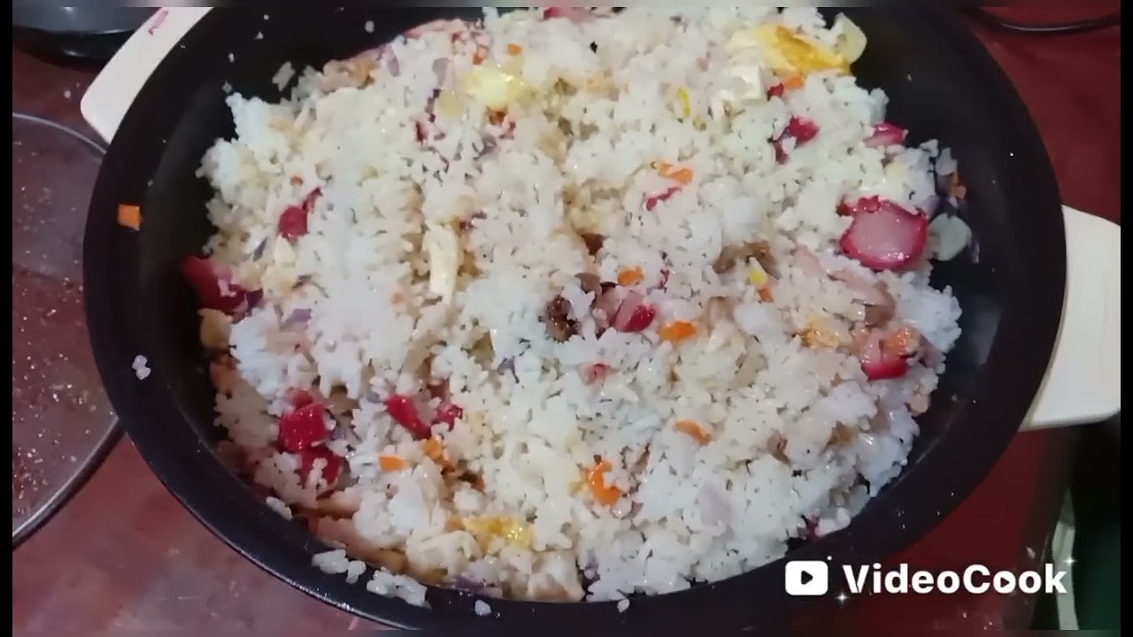 Nag luto ako ng fried rice at turbong manok. This is my real life.
