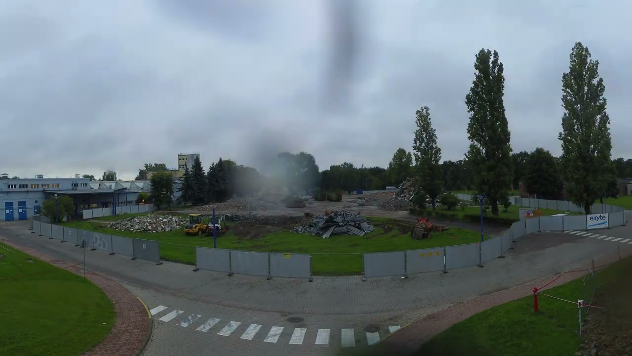 Timelapse - Rozbiórka starego magazynu | DRONIQ.PL