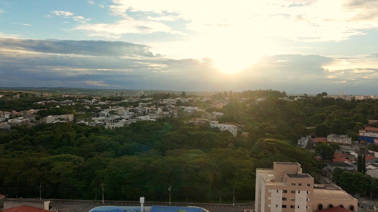Dji Neo Filmando em 4K Final do Dia.