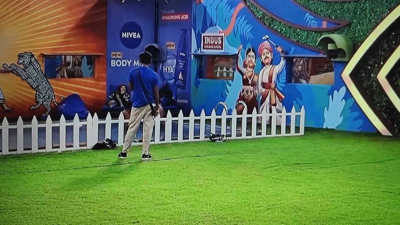 Bigg Boss season 12 Gilli v/s Raghu enjoy moment