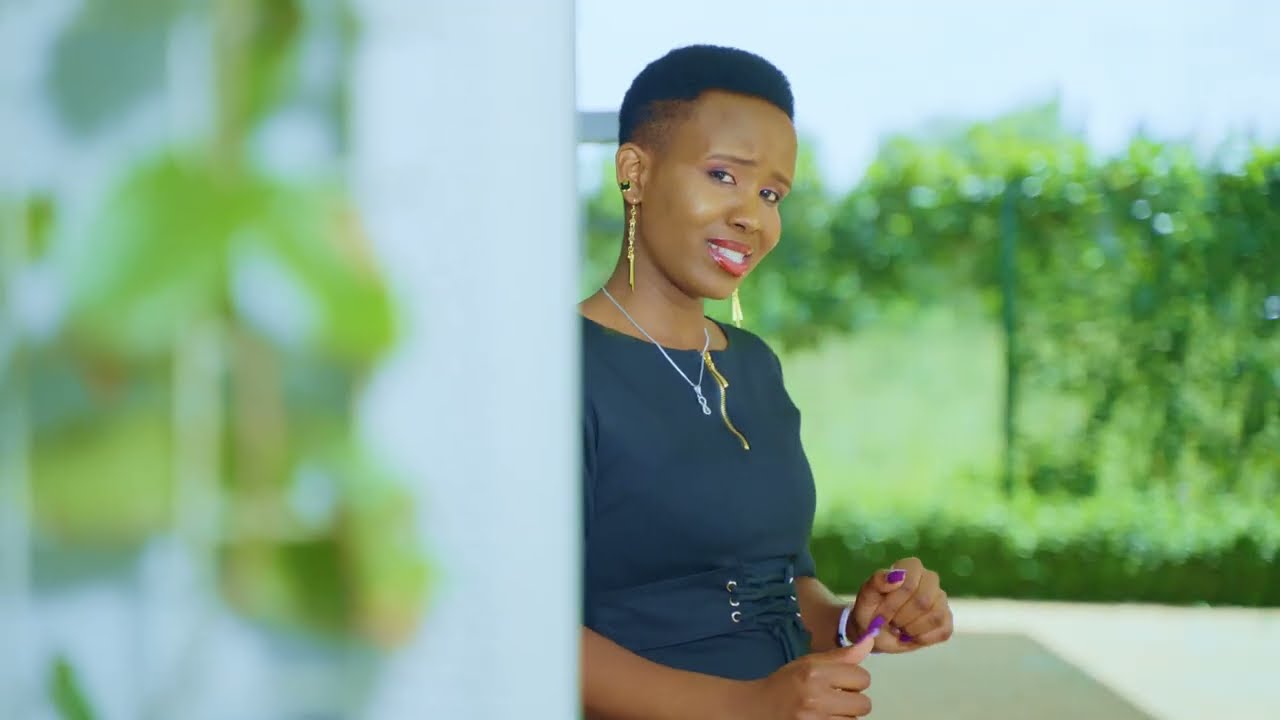 Eve Harriss -Karungano kandike( Official video)Sms skiza 6622334 to 811